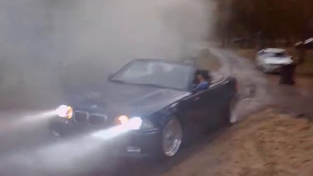 BMW E36 M3 Cabriolet burnout смотреть онлайн