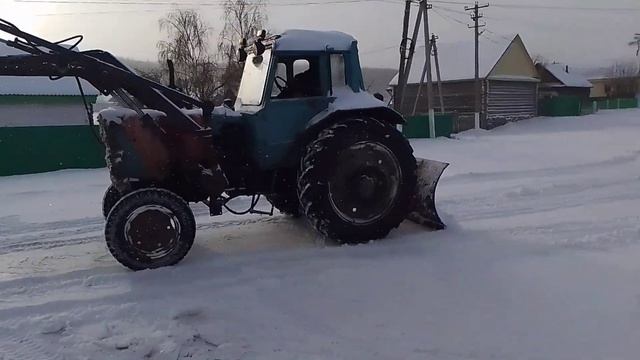 мтз 80 чистка снега смотреть онлайн