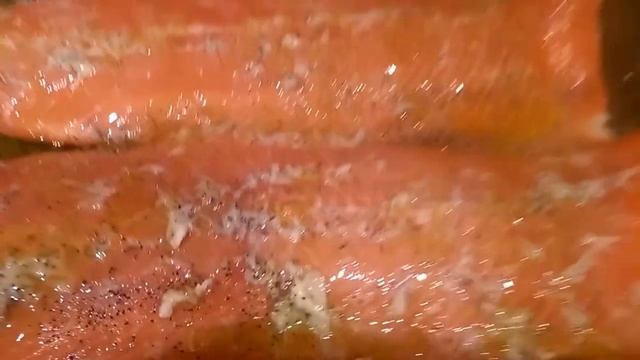 Salmon Recipes: Baked Salmon  With Lemon And Garlic