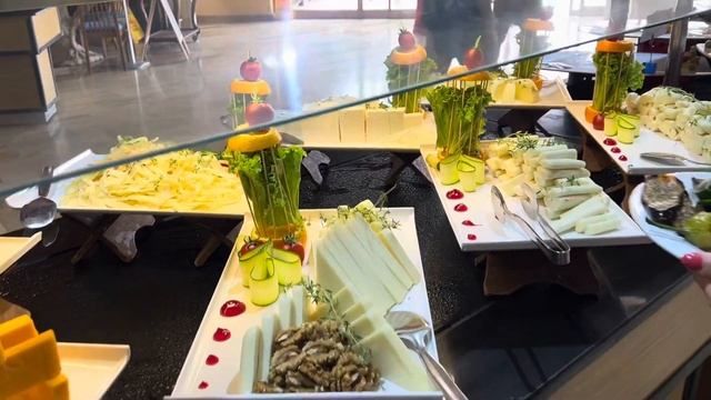 Чем кормят на обед в отеле Emelda Sun Club 5 * Турция 2024 смотреть онлайн