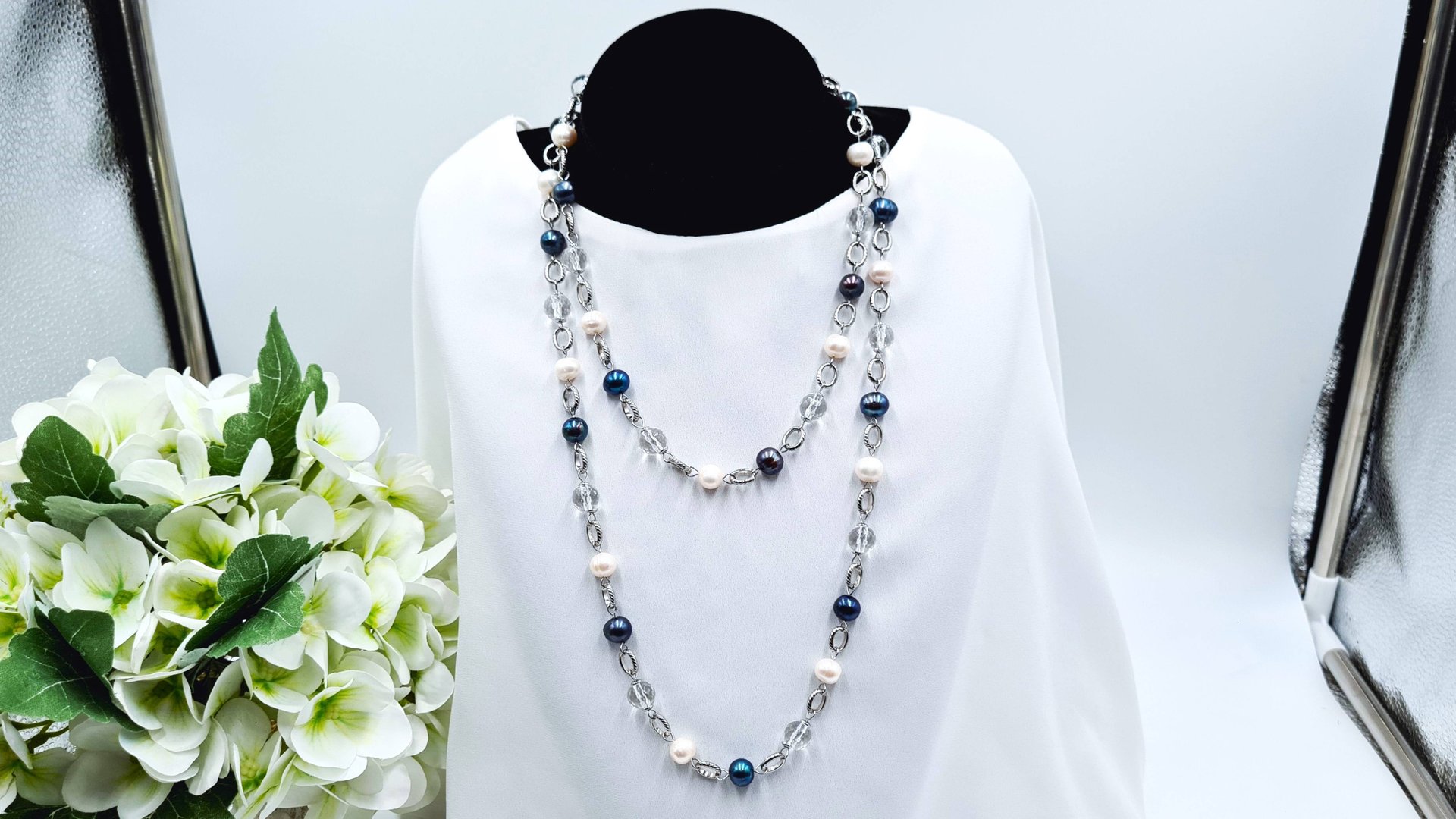 Украшение из жемчуга с цепочкой и горным хрусталем в стиле Шанель. Какие инструменты лучше? смотреть онлайн