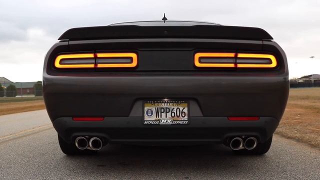 CORSA SPORT axleback on a 2016 scat pack with MID MUFFLER delete! смотреть онлайн
