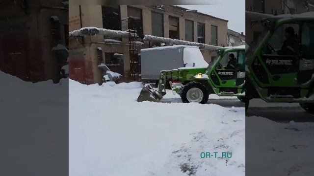 Merlo Panoramic уборка снега смотреть онлайн