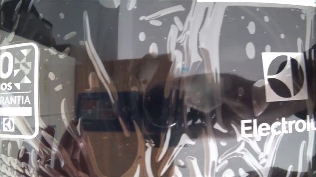 Lava e seca Electrolux Mini Duo 3kg/1kg (LSE03) - Unboxing смотреть онлайн