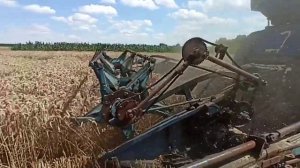 Прицепной комбайн Азовець 800