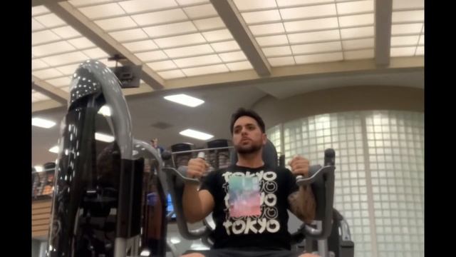 Resoluciones De Año Nuevo/ Cuantas Calorías Estoy Consumiendo?/ Ejercicios De Hombros Y Piernas