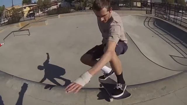 Jackson Boomer skateboarding Mike Fox Santa Cruz skate park clip (MFSC Bowl Skating) смотреть онлайн