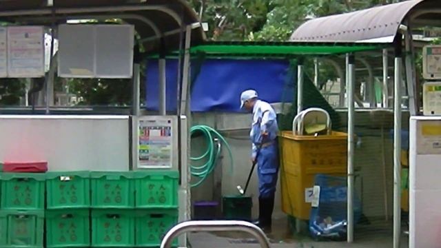 Дворник после тайфуна смотреть онлайн