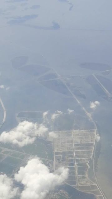 River, Sea and Clouds from Above #shorts #aerialview #seoul #korea #travel #nature #windowseat смотреть онлайн