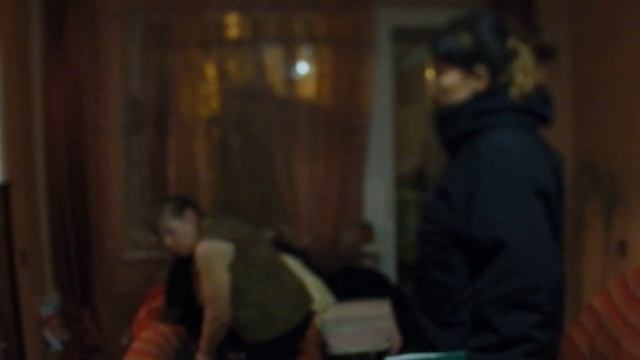 Рейд с полицией.Семейная ссора. Сын выносит вещи из квартиры смотреть онлайн