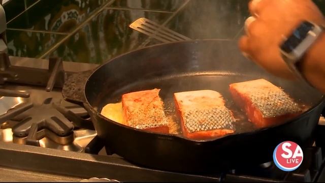 Learn how to sear the perfect steak with a cast iron expert смотреть онлайн