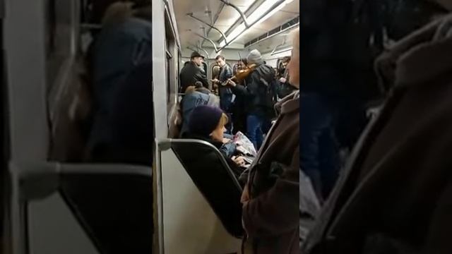 Этому музыкальному деетелю,хрен подали смотреть онлайн