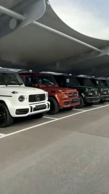 Какой бы выбрали? #shorts #car #bmw #машина #машины #youtubeshorts #amg #subscribe #гелик #mercedes