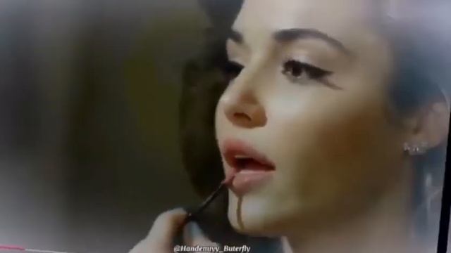 Eda Yildiz / Hande Erçel смотреть онлайн