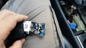 как снять прикуриватель или модуль aux usb от магнитолы hyundai IX55