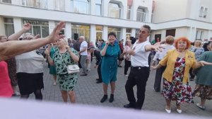 Он тебя целует....... 20.04.25 Гомель парк Луначарского 🥰💫