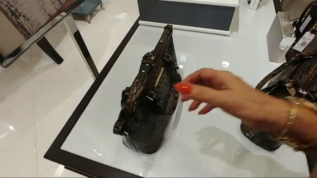 США.Брамин сумки и мужской парфюм. смотреть онлайн