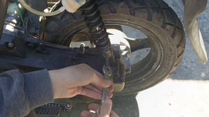 Снимаю двигатель 139QMB со скутера ирбис !! #1 Серия #рек #рекомендации #ирбис #скутер #топ #ремонт