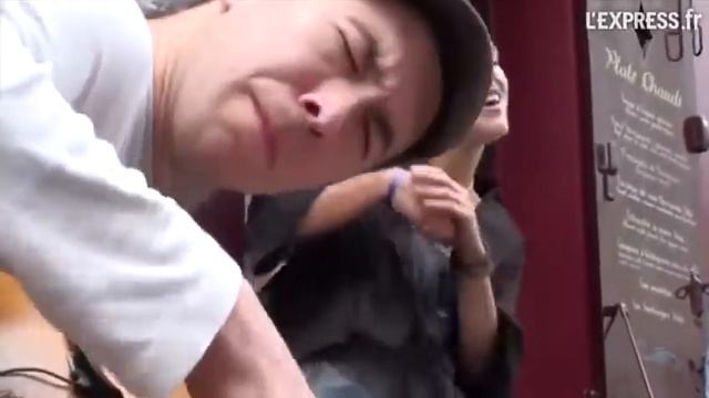 Zaz à Montmarte Les passants смотреть онлайн