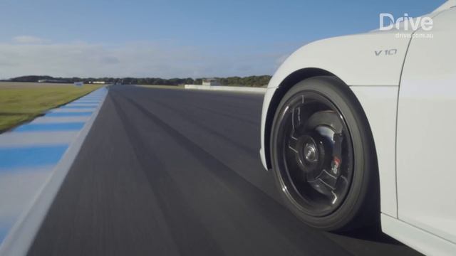 2018 Audi R8 RWS First Drive Review | Drive.com.au смотреть онлайн