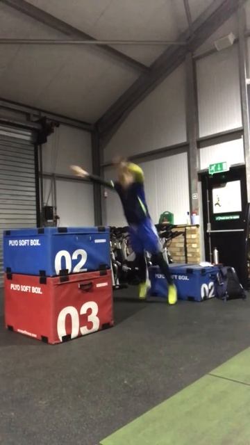Box jumps from seated смотреть онлайн