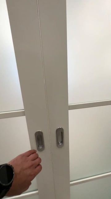 Кухня и гостиная в ЖК Каширка.Like: наш секрет уюта и комфорта. Раздвижные двери — это гениально!