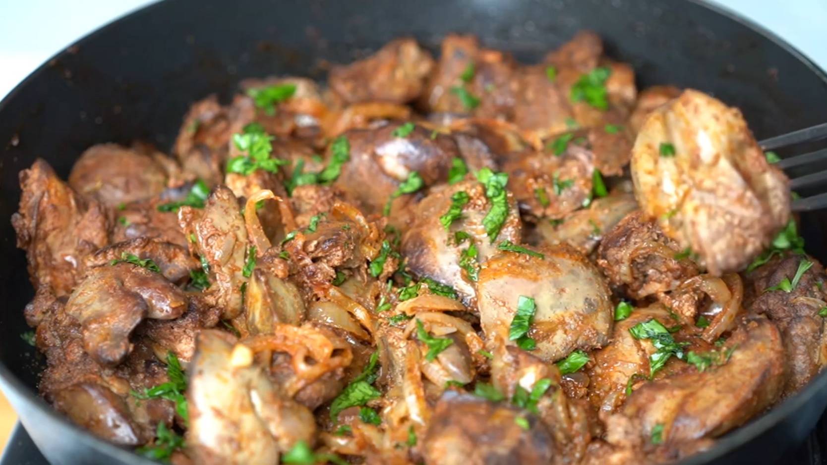 Куриная печень с луком | Жареная куриная печень | Печень на сковороде смотреть онлайн