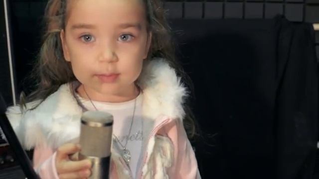 Michelle Kovtun (3 years old) - Mamontenok смотреть онлайн