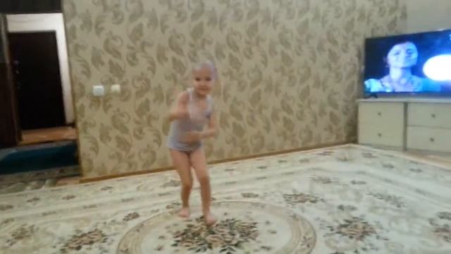 зажигает под песню Торегали смотреть онлайн