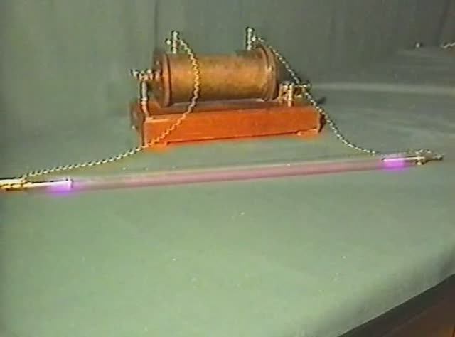 Физика. Опыты. Электричество и магнетизм. Самостоятельный разряд в газах. Тлеющий разряд смотреть онлайн