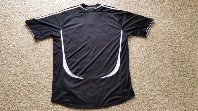 Throwback: Real Madrid 2006 - 2007 adidas Away Jersey смотреть онлайн