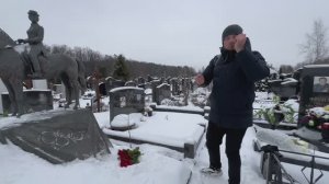 ЕЁ ПОГУБИЛ ДИАГНОЗ КАК У НАСТИ ЗАВОРОТНЮК И ЖАННЫ ФРИСКЕ ... МОГИЛА ЕЛЕНЫ ПЕТУШКОВОЙ | 8 ЯНВАРЯ 2025