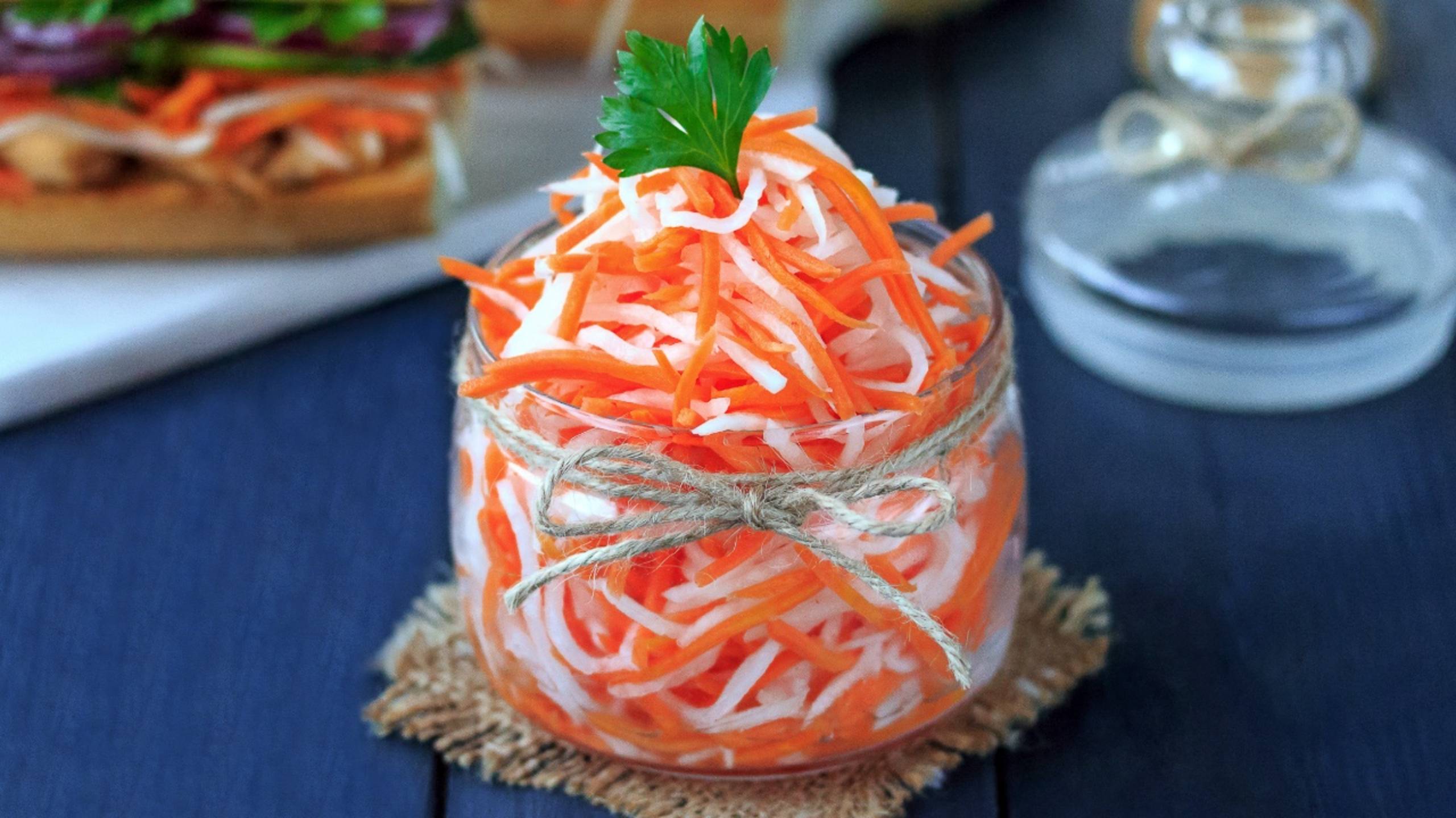 🥕 Идеальная маринованная морковь с дайконом за 15 минут - быстрая и вкусная вьетнамская закуска смотреть онлайн