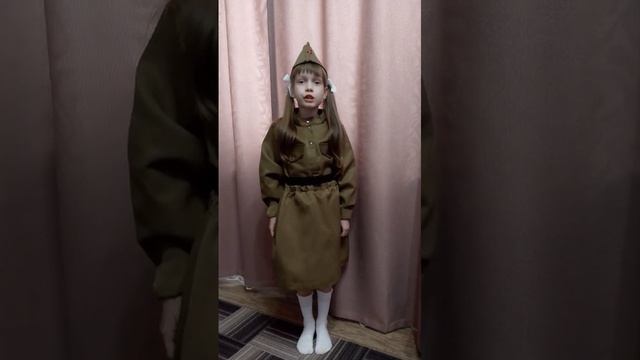 12 Милькова Ангелина, 7 лет (О. Берггольц Никто не забыт-ничто не забыто) смотреть онлайн