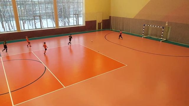 Первенство СПб. 05.12.2021. ФК "Янтарь 93" - "Золотые Фениксы" . 1 тайм. смотреть онлайн