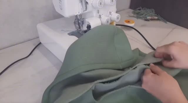 Как сшить костюм из футера с начёсом. Часть 1 - шью худи. смотреть онлайн