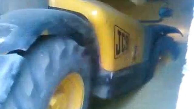 Сельское хозяйство и JCB не то погрущик не то бульдозер че умею то делаю смотреть онлайн