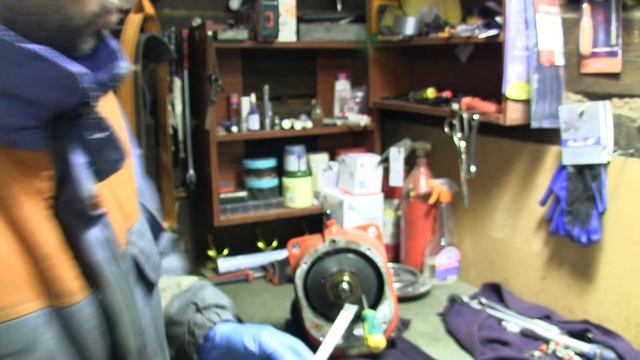 UNIC 373 замена фрикционов и сальника-1часть