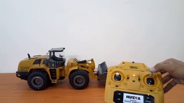 HuiNa 1583 Metal Wheel Loader RC || Unboxing