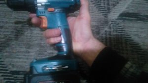 Дрель-шуруповерт аккумуляторная BORT