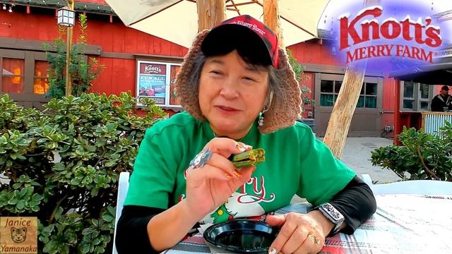 2022 Knott's Merry Farm: Mint Macaron at Prop Shop Pizzeria #2022fallfeeding смотреть онлайн