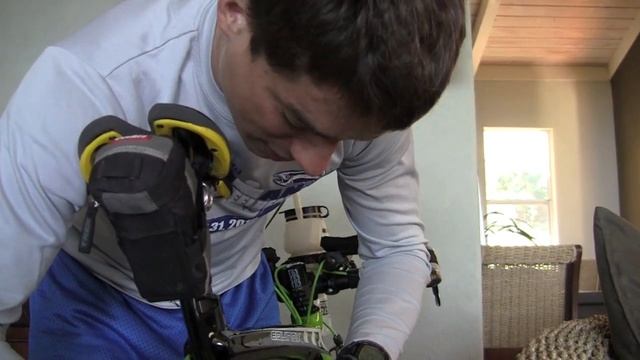 EMT Ironman Kona Week: Chillin' at the Timex Kona Crib before the big race смотреть онлайн