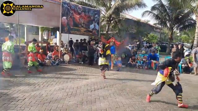 tari kreasi perang kucingan | Muncul Budoyo Beran Lor live Grand Harvest , Licin - Banyuwangi