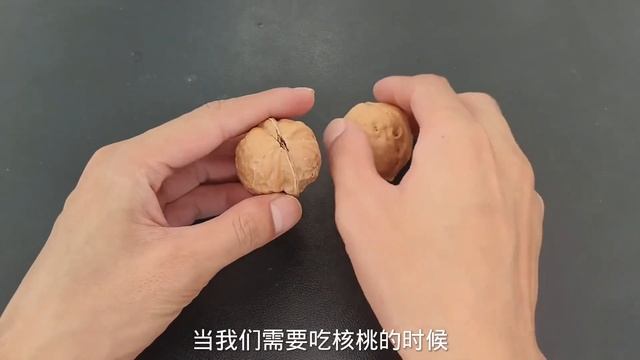 廢舊手機充電器不要扔，它還隱藏著幾個特殊妙用，看完漲知識了！【鵬鵬生活妙招 X 美食房】#手機充電器 #手機充電器妙招 #手機充電器的用處 #手機充電器再用 #手機充電器家用 смотреть онлайн