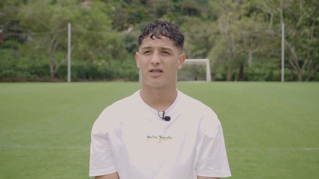 Warren Madrigal jugará en Europa: Fichó con el Valencia (Academia) смотреть онлайн