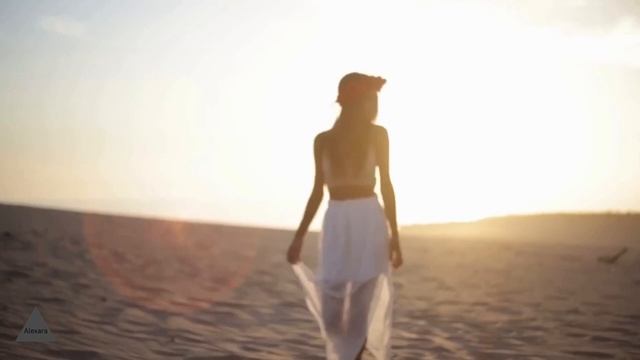 Strut in Style: Bikini Modeling to Lady Gaga's Bad Romance || Bikinis Modeling-Alexara смотреть онлайн