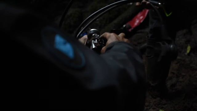 В пещеру // Into The Cave смотреть онлайн