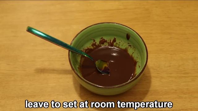 Snowmen Macarons With Mint Chocolate Ganache | Baking Advent Calendar | Day 5