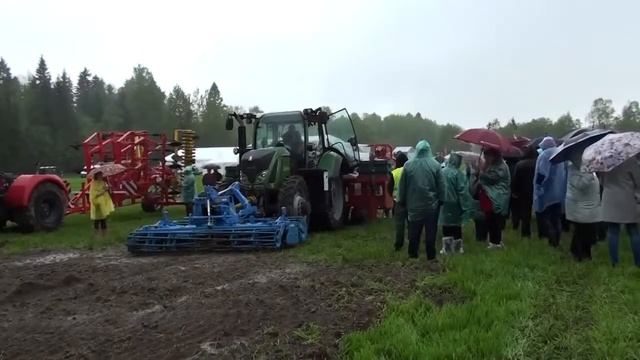 Праздник День Поля в Ломоносовском районе