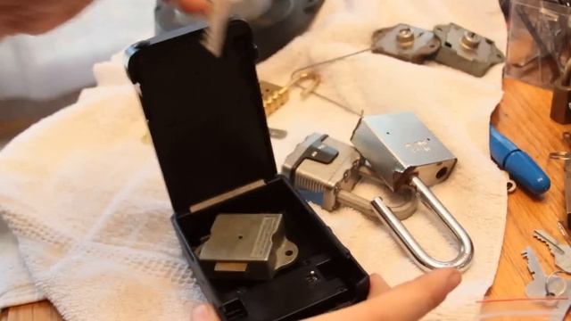 (032) CHALLENGE! Brinks Lockbox + S&G Post Office Lock смотреть онлайн